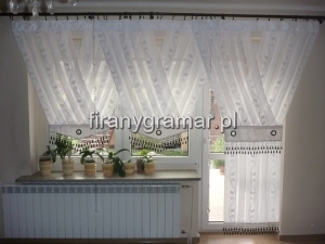 Ekskluzywne firany, panele V z  woalu z 13 cm koralikami  okno balkonowe 340/230cm h nr 1