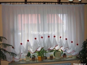 Firanka z różyczkami  z woalu kreszowanego  300 cm karnisz kolor różyczek do wyboru  (1) (1)